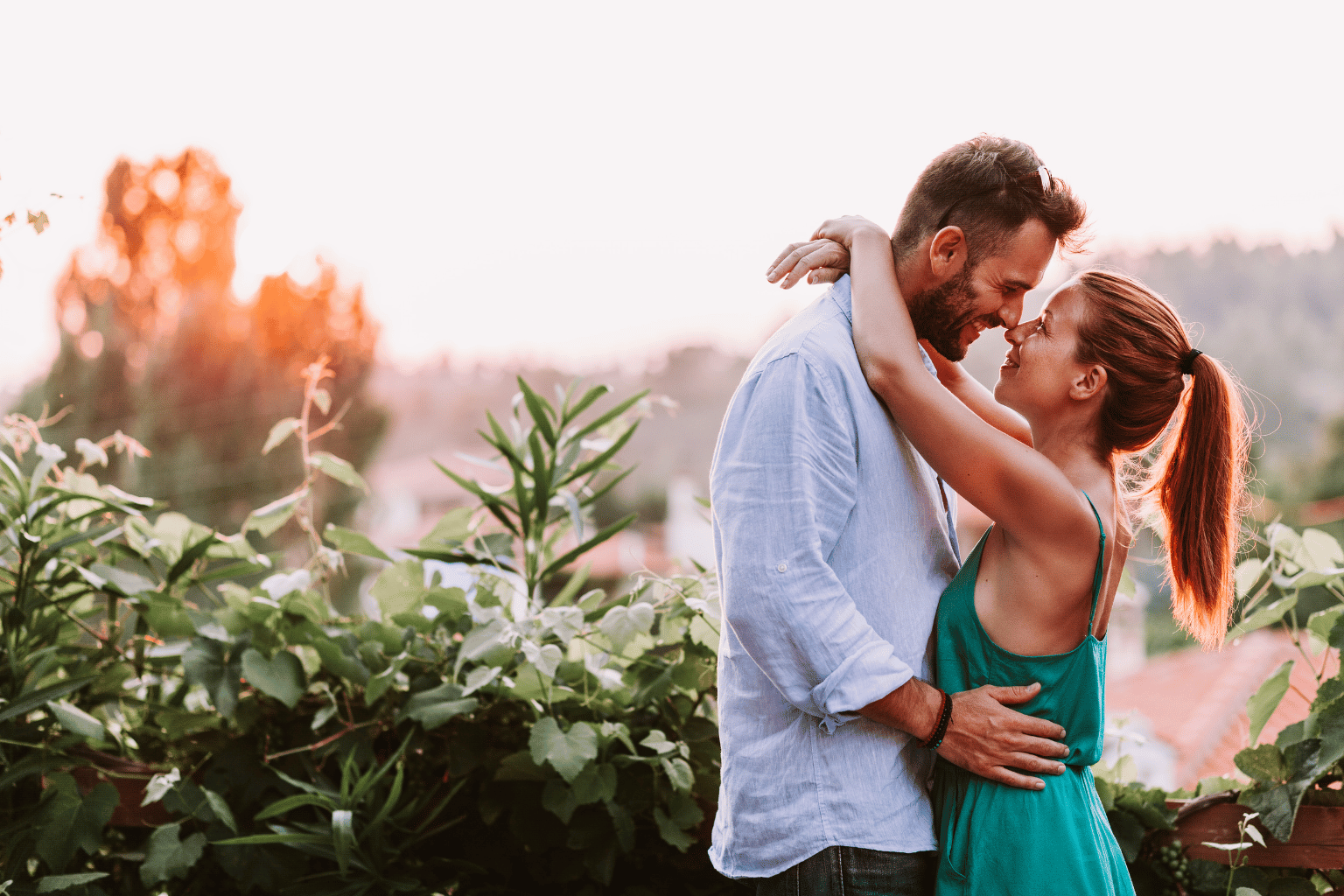 Šta se zaista dešava u telu tokom zaljubljivanja — korak po korak