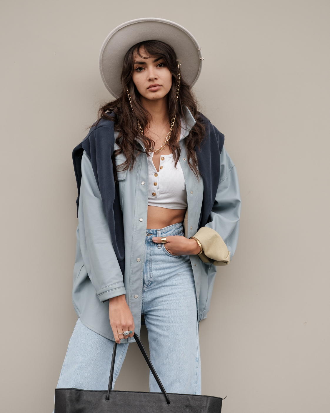 Zašto lepe žene deluju arogantno?