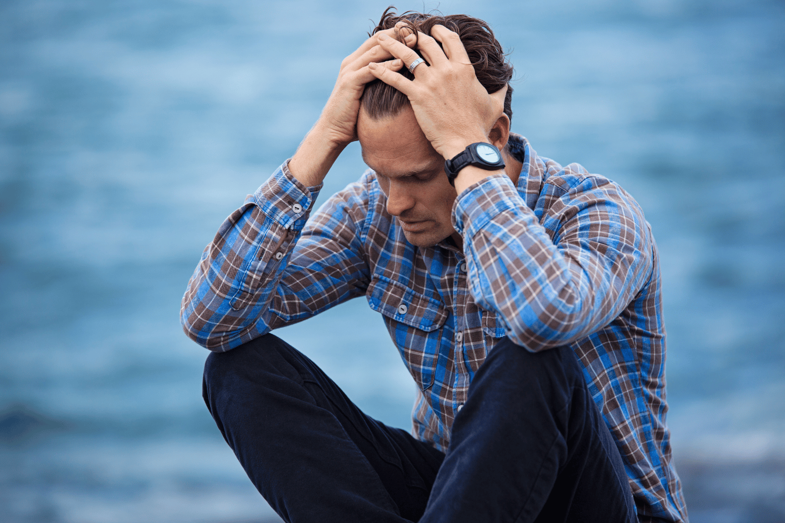 5 znakova da je muškarac emocionalno slomljen: kada tišina postane način preživljavanja