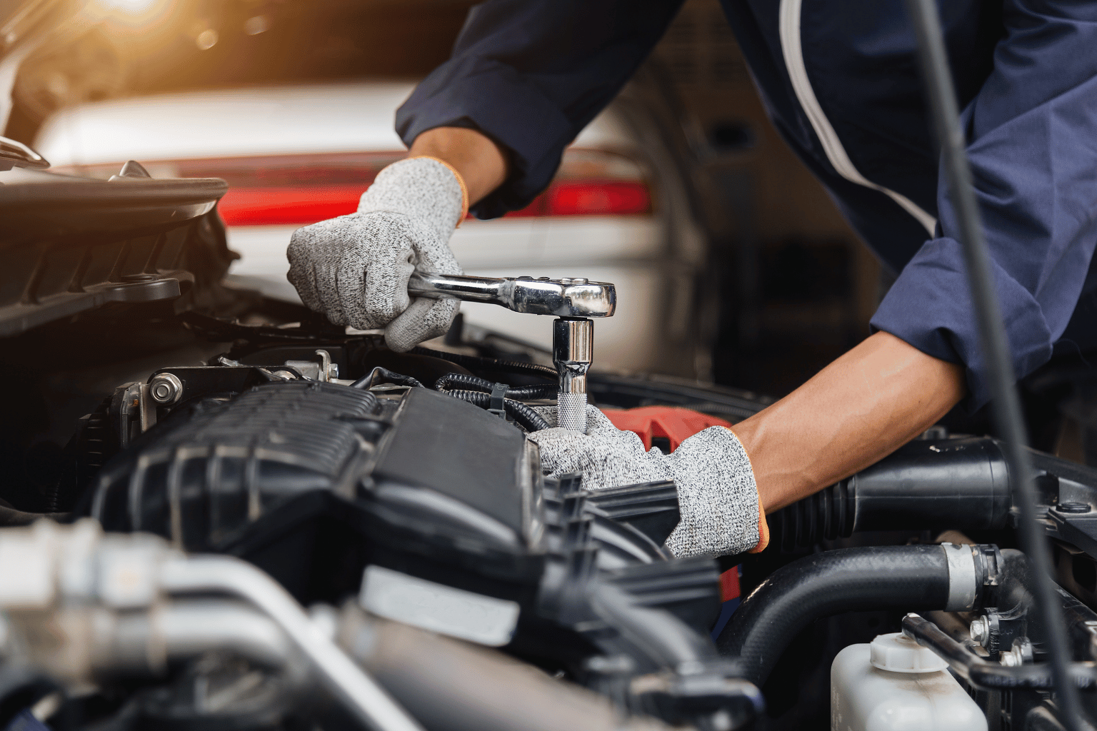 7 znakova da auto mehaničar naplaćuje popravku koja vam ne treba — i kako to prepoznati